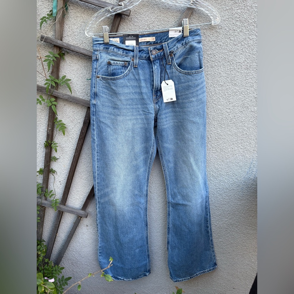 Levi’s Loose Boot in Easy Days - Medium Wash New with Tags! - Picture 4 of 9